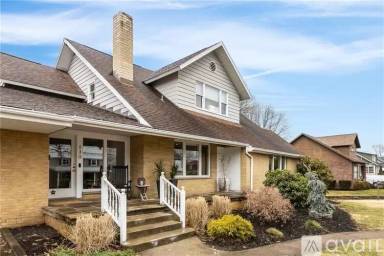 Main picture of 130 Greenwood Pl