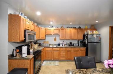 Main picture of 105 Chestnut St