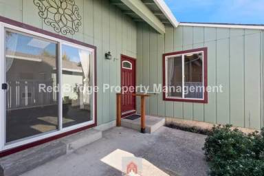 Main picture of 325 SE 78th Ave