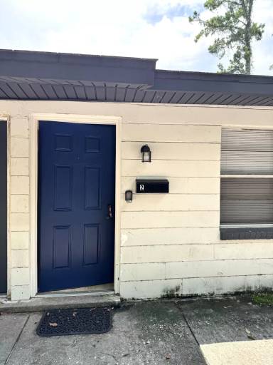 Main picture of 7190 Conant Ave