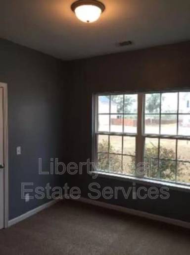 Main picture of 203 Cumberland Dr NE