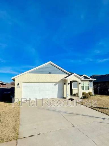Main picture of 412 Kearny Ln