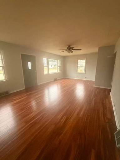 Main picture of 240 Grand Ave