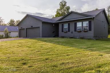 Main picture of 6426 N Farm Loop