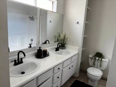 Main picture of 1329 W Civic Center Dr