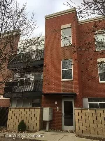 Main picture of 2220 W Maypole Ave