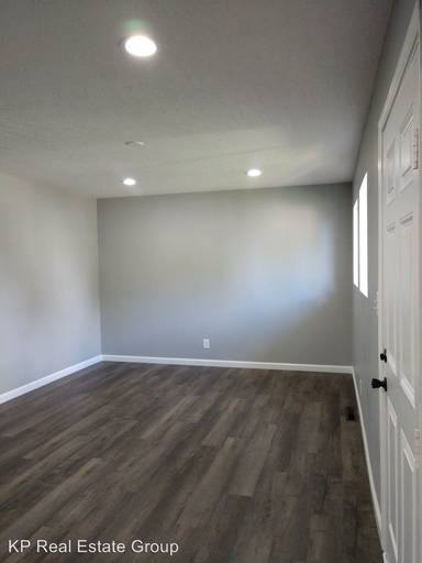 Main picture of 5453 Newport Rd