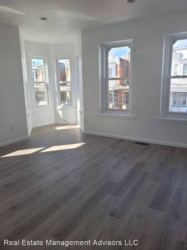 Main picture of 60 W Manheim St