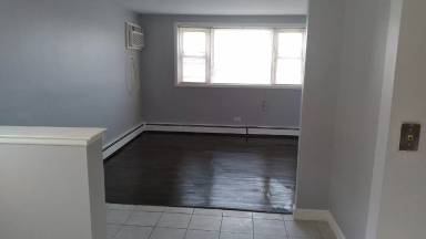 Main picture of 7623 S Roberts Rd