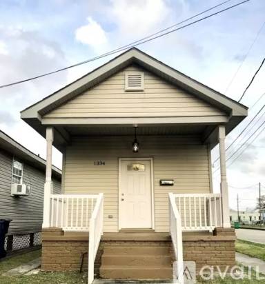 Main picture of 1334 Monroe St