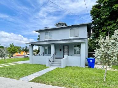 Main picture of 4112 NW 18th Ave