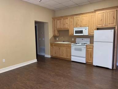 Main picture of 301 W Commerce Ave