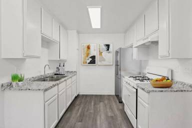 Main picture of 9530 Artesia Blvd