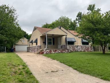 Main picture of 1644 S Knoxville Ave