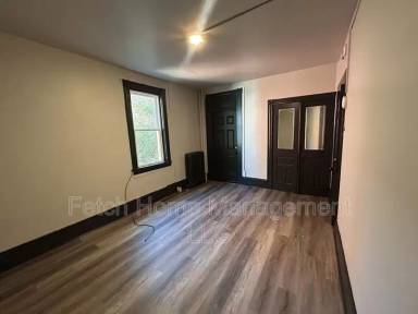 Main picture of 19 S Ann St