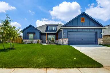 Main picture of 2900 Clover Dr