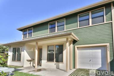 Main picture of 1019 W 20th St