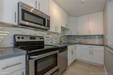 Main picture of Doral Gardens Condominium