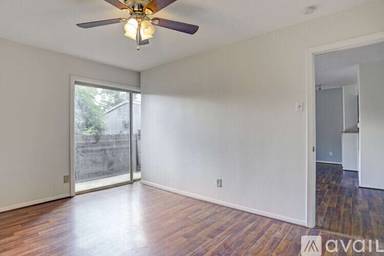 Main picture of 909 Silber Rd