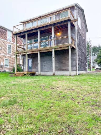 Main picture of 391 SE Jetty Ave