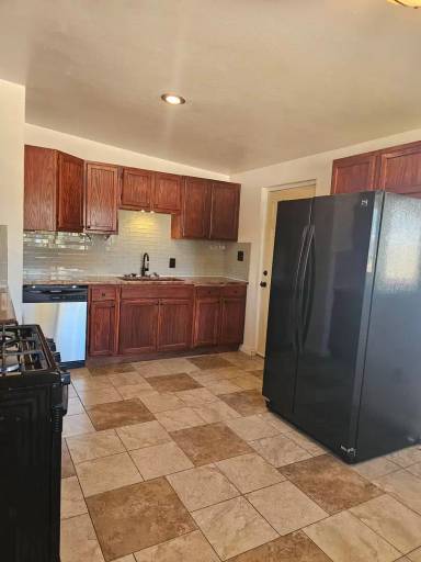 Main picture of 200 W Brown Dr