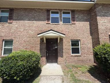 Main picture of 908 W Pine St