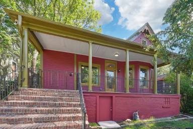 Main picture of 738 Highland Ave NE