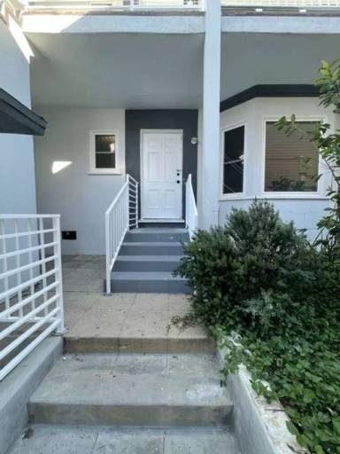 Main picture of 936 S Westmoreland Ave