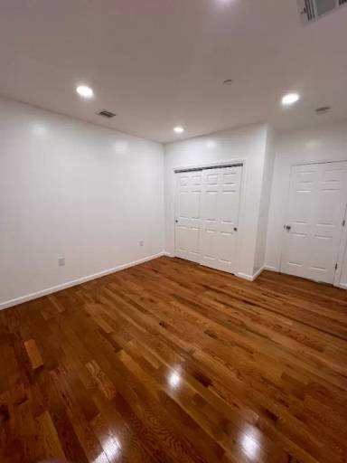 Main picture of 266 Main St