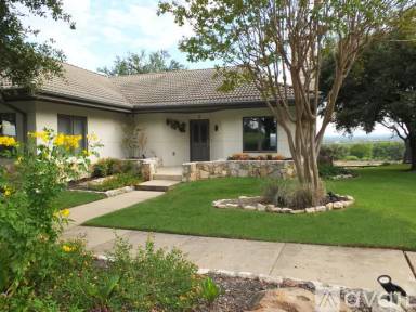 Main picture of 1713 Clubhouse Hill Dr
