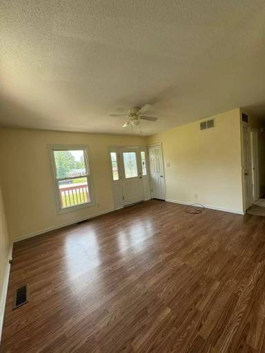 Main picture of 4107 Eastwell Pl