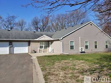 Main picture of 705 Shoreline Dr