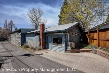 Main picture of 210 NW Congress St