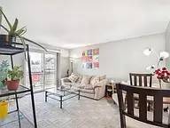 Main picture of 400 Hillside Ct