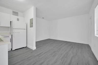 Main picture of 740 84th St