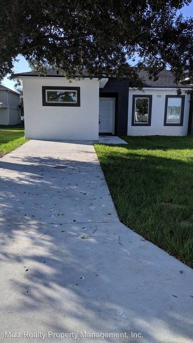 Main picture of 702 Bluebill Pl