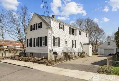 Main picture of 17 Easterbrooks Ave