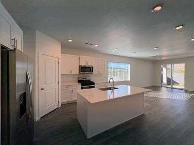 Main picture of 1402 S Gulch Ln