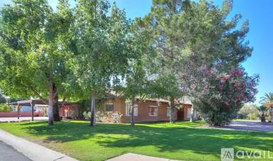 Main picture of 915 E McMurray Blvd