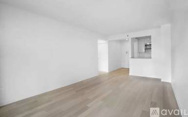 Main picture of 21 West End Ave Apartments