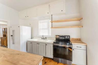 Main picture of 1425 5th Ave