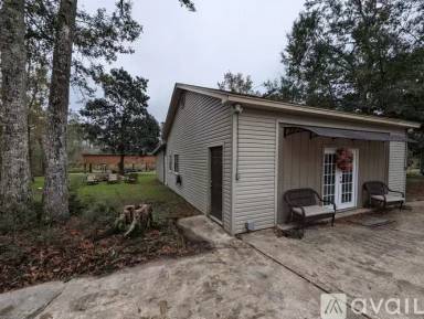 Main picture of 170 E Pearl Dr