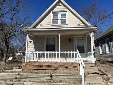 Main picture of 1001 W Brons Ave