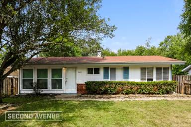 Main picture of 9655 Manhattan Dr