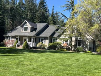 Main picture of 490 S Camano Ridge Rd