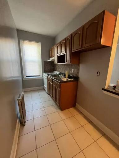 Main picture of 33 S Munn Ave