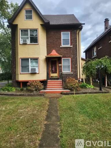 Main picture of 123 McKinley Pkwy