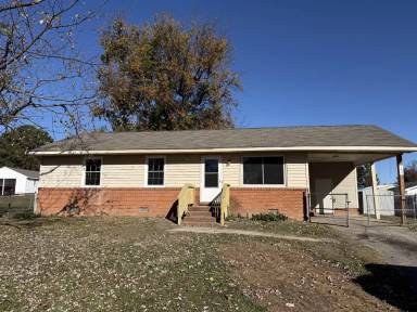 Main picture of 105 Sycamore St