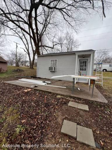 Main picture of 406 S 1st St
