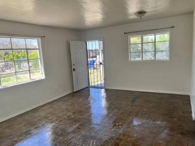 Main picture of 4620 E Montecito St